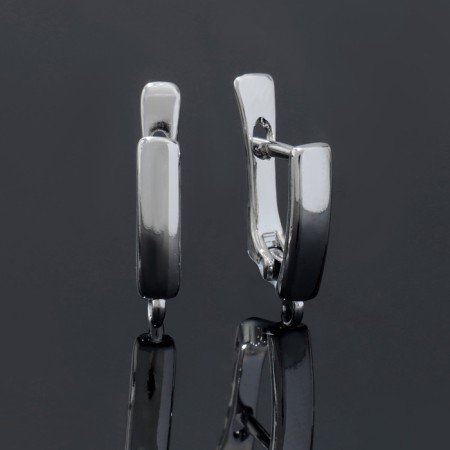 Schwicks "Rectangle" is small, the color is silver
