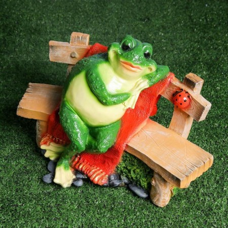 Garden figure "Frog on a bench sits" 27x38cm-1