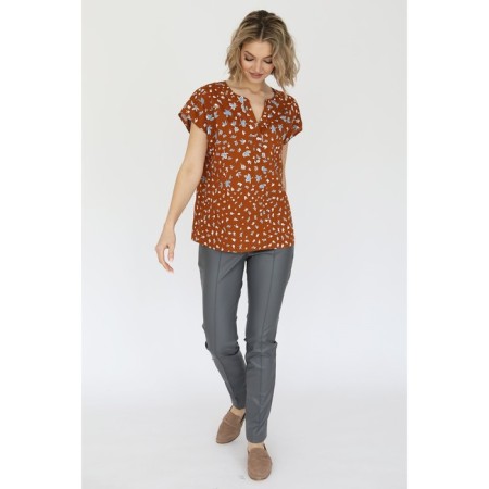 Figure cut -out blouse, size 42-4