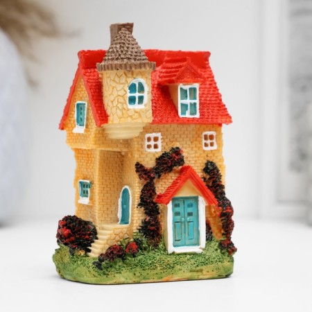 Figure "Two -story house" 5x7x10.5cm, mix-4