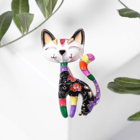 Brooch "Cat" painted, color in gold-1