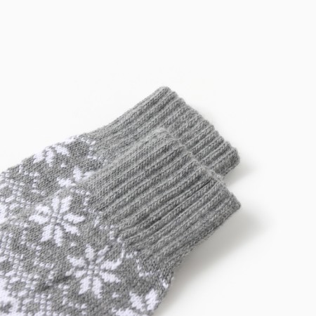 New Year. Women's socks, gray/white color, rr 25-27-1