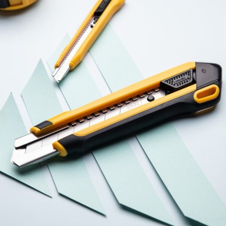 Technical knife Deli DL025 98401, reinforced, auto -blocking, 25 mm-2