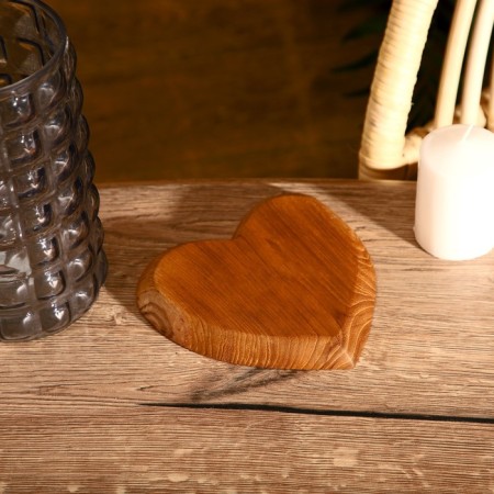 Board "Heart" 16x16x2 cm, tick tree-1