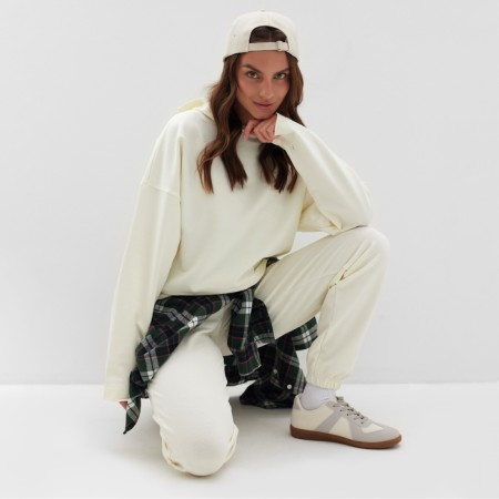 Women's costume (sweatshirt and trousers) Mist, p. 48-50, milk-2