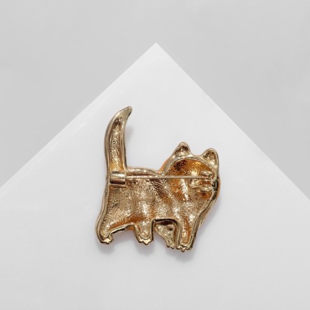 Brooch "Cat" Homemade, white-brown color in gold-1