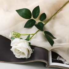 Artificial flowers 