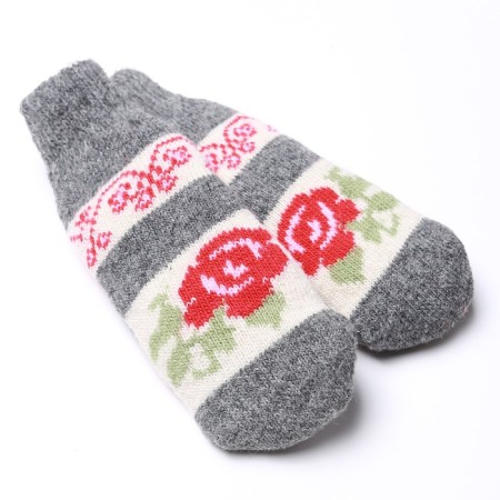 Women's mittens, gray color, size 20-22