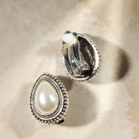 Clips "Grace" drop in cut, white color in black silver-1