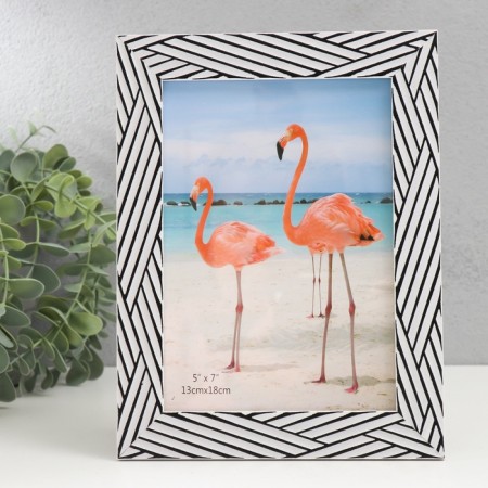 Photo frame plastic 13x18 cm "Black lines on white" 21.5x16.5 cm-1