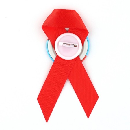 The icon with a ribbon for graduation "Graduate of primary grades", d = 4.5 cm-4