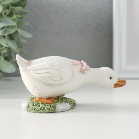 Polystone souvenir "Gusenok with a pink bow in a clearing" 12x5x5.5 cm-1
