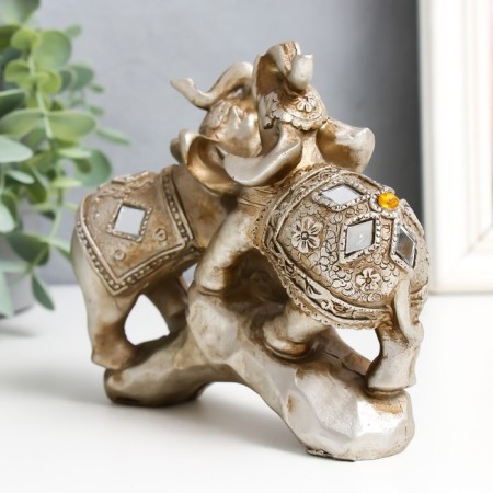 Polystone souvenir "Elephants on stone in blankets with flowers" 14.5x3.8x13 cm-2
