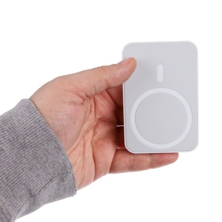 External battery CRR-33, 5000 mAh, 5 W, with the function Magsafe, Lightning, White-6