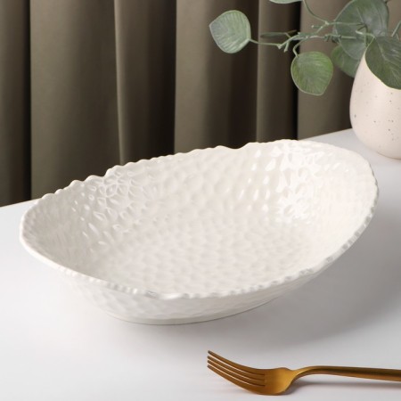 Ceramic oval "airiness", 1 l, white color, white