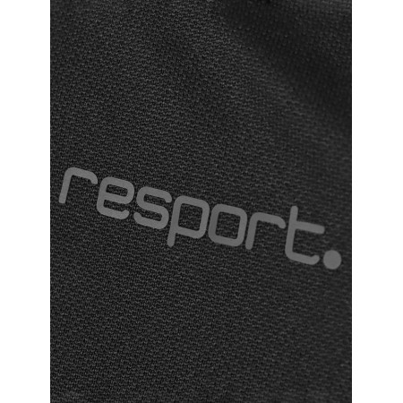 Longslit female Resport, on a zipper, p. 46, the color is black, basic, with a long sleeve-16