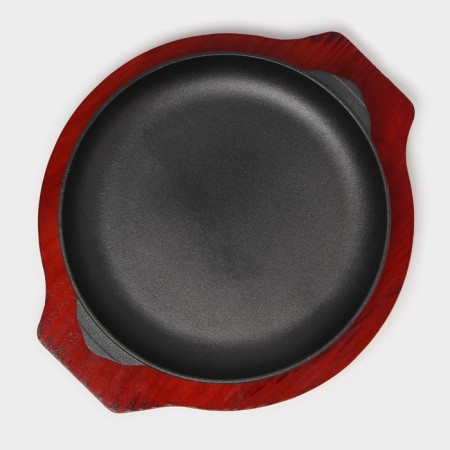 Cast iron pan “Circle”, D = 20 cm, on a wooden stand-2