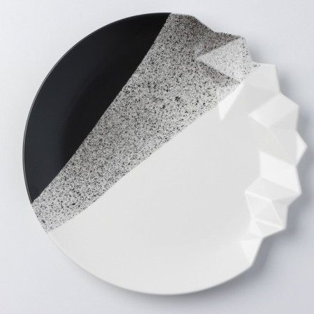 Ceramic plate "Snow Mountains", 27 cm, black and white color-1