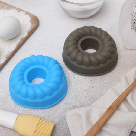 Silicone form for baking "German cupcake. Pigtail ", d = 11 cm, color mix-4