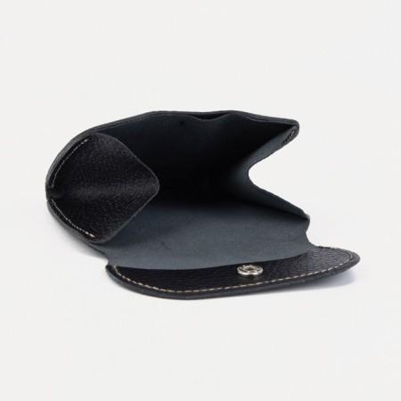 Monetnik on the button, the color is black-2