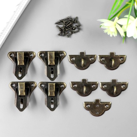 Castle metal for bronze casket + nails. 4.9x3.5 cm-1