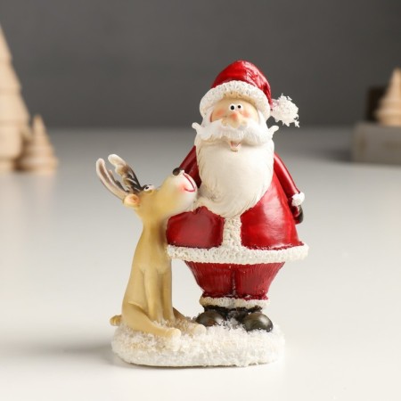 Souvenir Polystone "Grandfather Frost in red caftan and moos" 4x7x11 cm