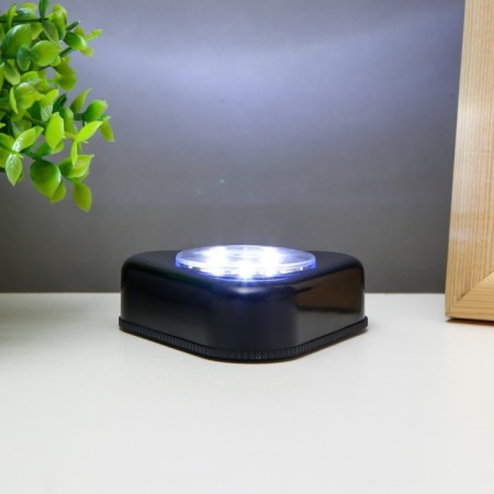 Night Pushlite "Triangle" 3XLED, 3AA Black 6.5x6.5x2.5 cm Risalux-4