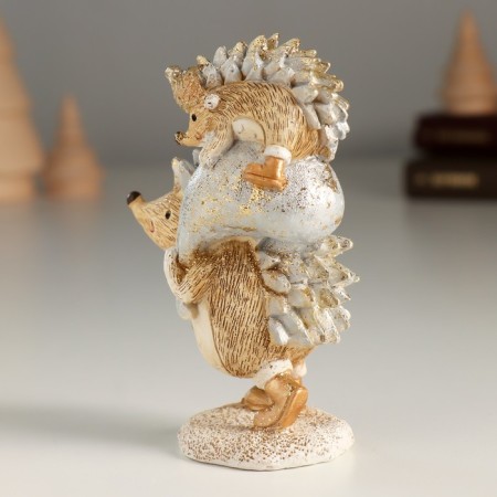 Polystone souvenir "Hedgehogs with a golden bag" 7x4.5x11 cm-1