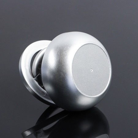 Assessoir on a panel with a flavor, gravitational rings, rotates from the sun, planet, silver-4