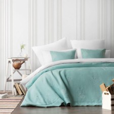 Bedspread with pillowcases 
