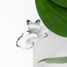 Brooch 