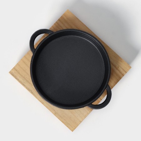 Cast iron pan “High circle with handles”, D = 18 cm, on a wooden stand-1