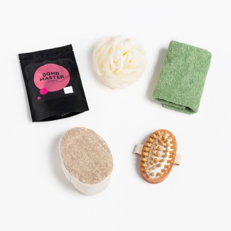 Gift set of Ethel "Avocado" towel 30x60 cm and accessories-1
