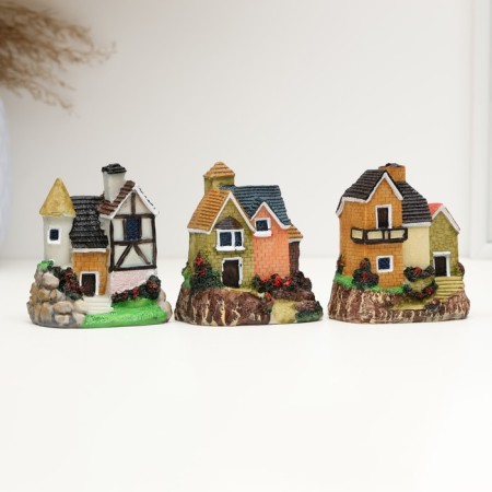 Figure "Rural House" 6x3x7cm, mix-9