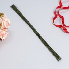 Floristic wire in a green -paper 