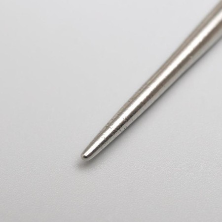 The main glass is rounded. end-2