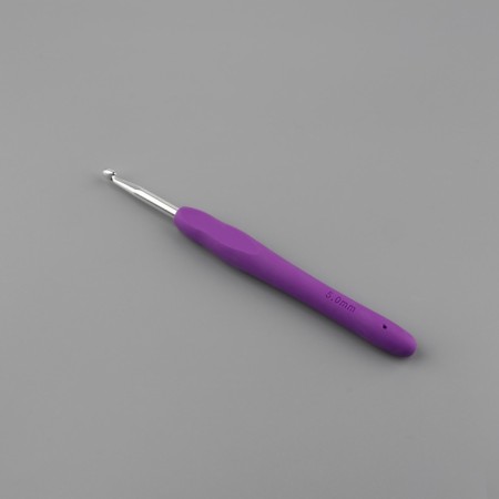Knitting hook, with silicone handle, d = 5 mm, 14 cm, purple color-1