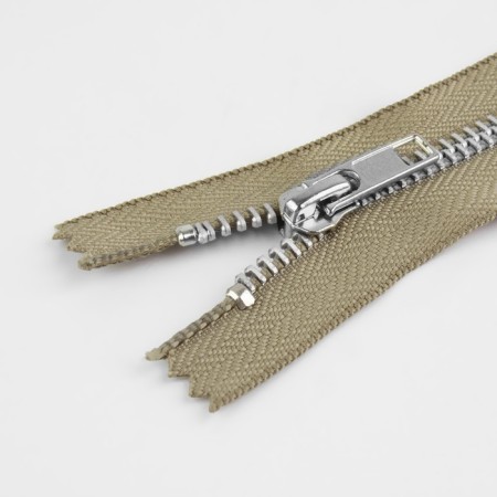 Metal zipper, No. 5, non -proceeding, automatic lock, 18 cm, beige color/nickel-1