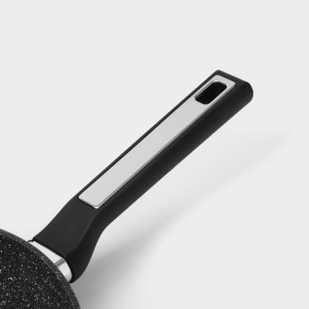 Pan Magistro Warrior, D = 28 cm, h = 5.3 cm, Soft-Touch handle, anti-stick coating, induction-3