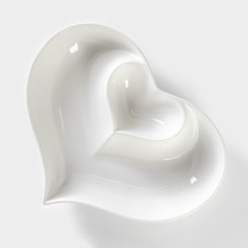 Ceramic dish with sauce 