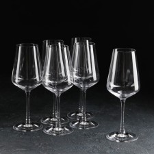 Set of glasses for wine 