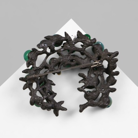 AGATA branch "Branch", green color in gray metal-2