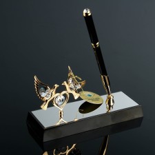 Pen on the stand 