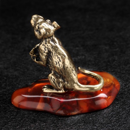 Souvenir "Mouse with a piece of cheese", brass, amber-1