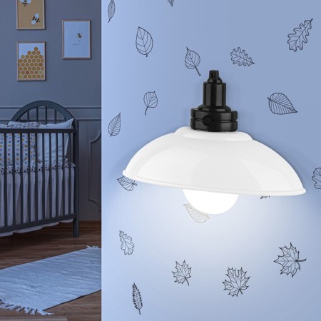 Nightlight-NLED-487-1W-SW-W lamp on white batteries