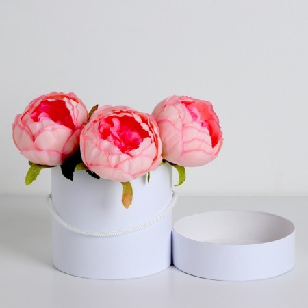 Gift box, round, white, with a lace, 12 x 12 cm