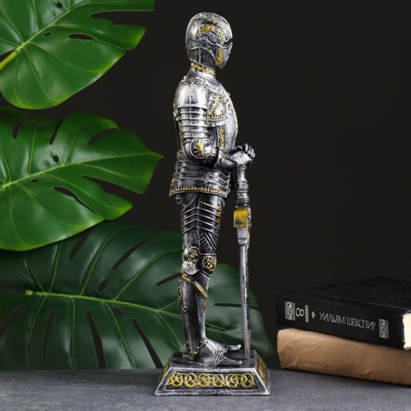 Figure "Knight" 11x13x38cm-1
