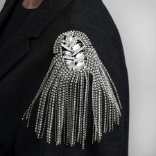 Brooch 