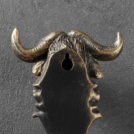 Figure hook "buffalo" bronze 7x10x12cm-2