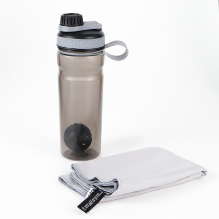 Set 2 in 1 "Movement": shaker 800 ml, a microfiber towel 40 x 80 cm